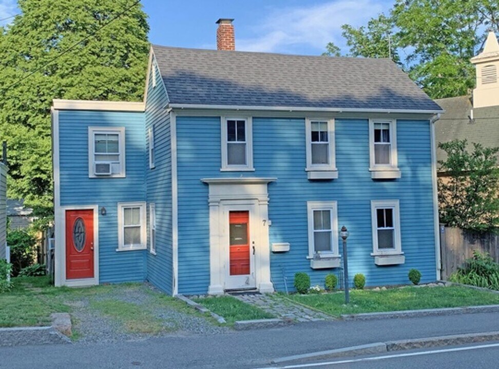 7 Granite St in Rockport, MA - Foto de edificio