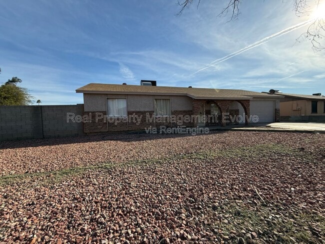 4717 N 82nd Ave in Phoenix, AZ - Building Photo - Building Photo