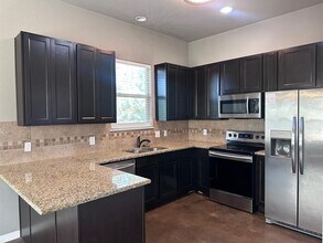 200 Mauna Kea Ln in Bastrop, TX - Building Photo - Building Photo