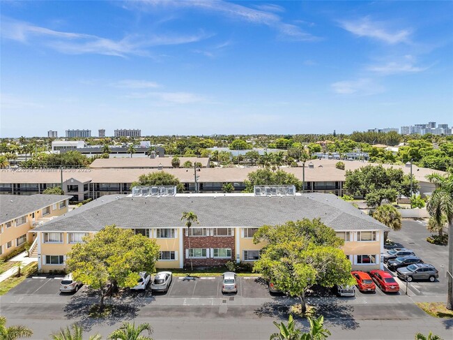 5800 NE 22nd Way in Fort Lauderdale, FL - Building Photo - Building Photo