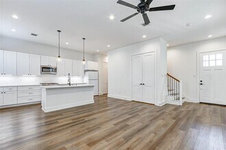 1230 Mcneil St in Houston, TX - Building Photo - Building Photo