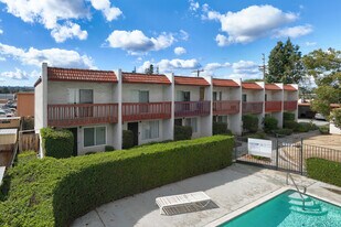 888 Cherrywood Way in El Cajon, CA - Building Photo