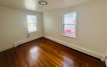 213 Main St in Somersworth, NH - Building Photo - Building Photo
