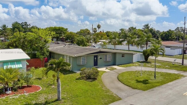 7101 SW 12th St in Pembroke Pines, FL - Building Photo - Building Photo
