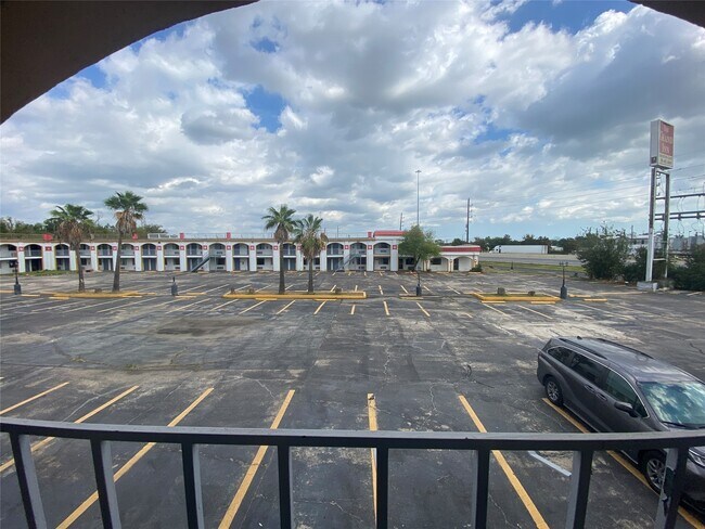 15919 E Freeway Service Rd in Channelview, TX - Building Photo - Building Photo