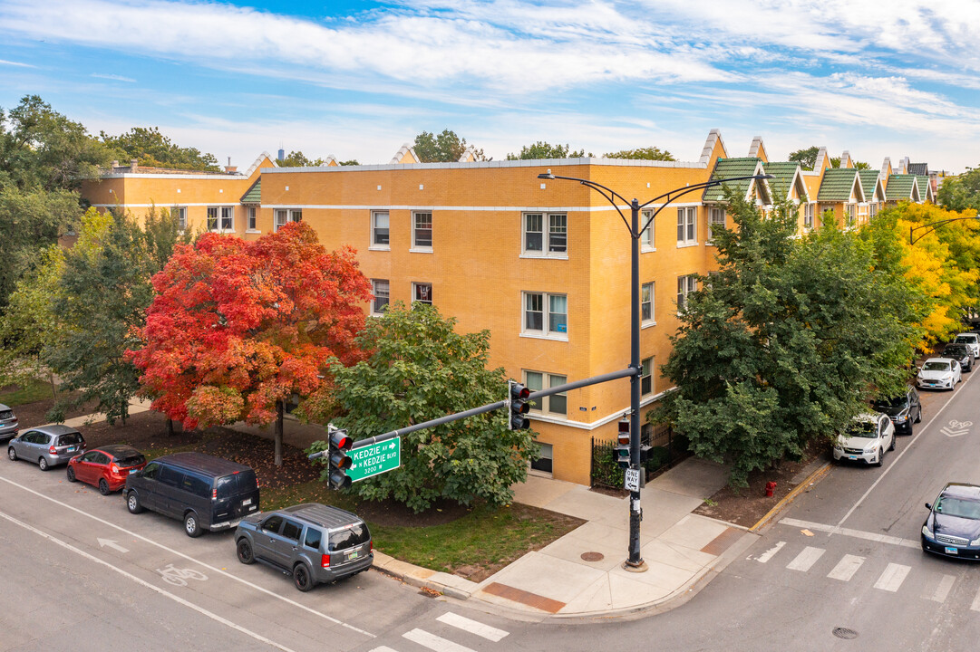 3127 W Palmer Blvd in Chicago, IL - Building Photo