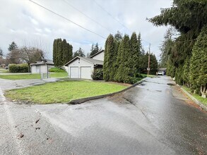 1615 63rd St SE in Everett, WA - Foto de edificio - Building Photo