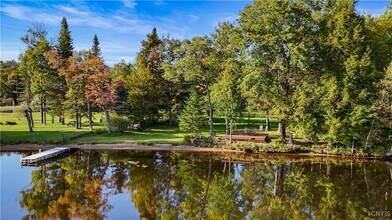 5550 Lakeshore Dr in Remsen, NY - Foto de edificio - Building Photo
