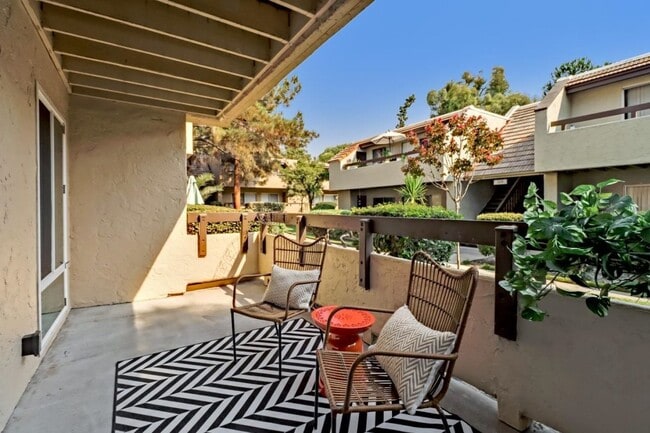 307 Tradewinds Dr in San Jose, CA - Building Photo - Building Photo