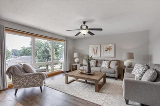 923 Beaver Lake Blvd in Plattsmouth, NE - Building Photo - Building Photo