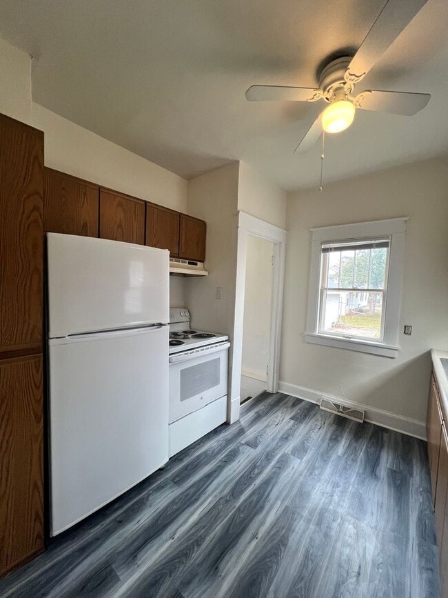 844 Frederick St in Oshkosh, WI - Building Photo - Building Photo