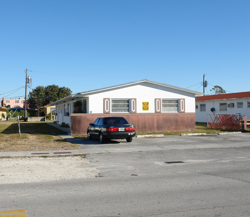 5-15 E 38th St in Hialeah, FL - Building Photo