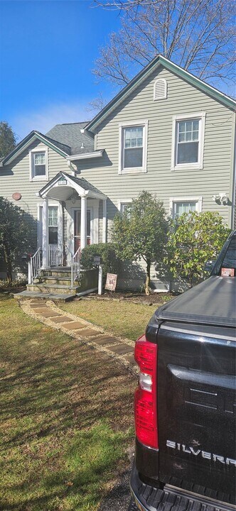144 Division Ave in West Sayville, NY - Building Photo