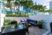 41 SE 5th St, Unit 615 in Miami, FL - Foto de edificio - Building Photo