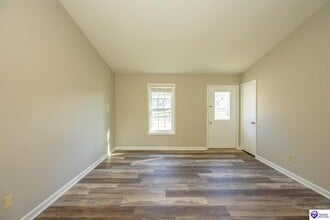 243 S Airview Dr in Elizabethtown, KY - Foto de edificio - Building Photo