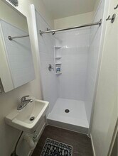 1321 E St, Unit 9 in Sacramento, CA - Foto de edificio - Building Photo