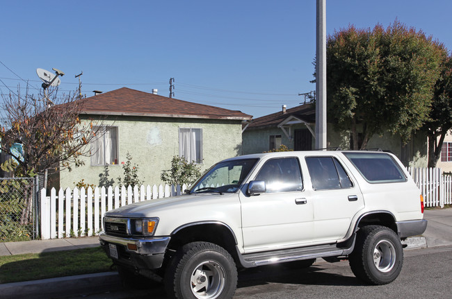 3517-3521 E 58th St in Maywood, CA - Foto de edificio - Building Photo