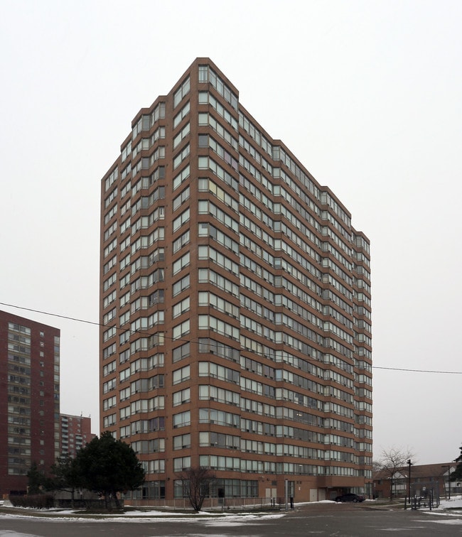 Vila Gaspar in Toronto, ON - Building Photo - Building Photo