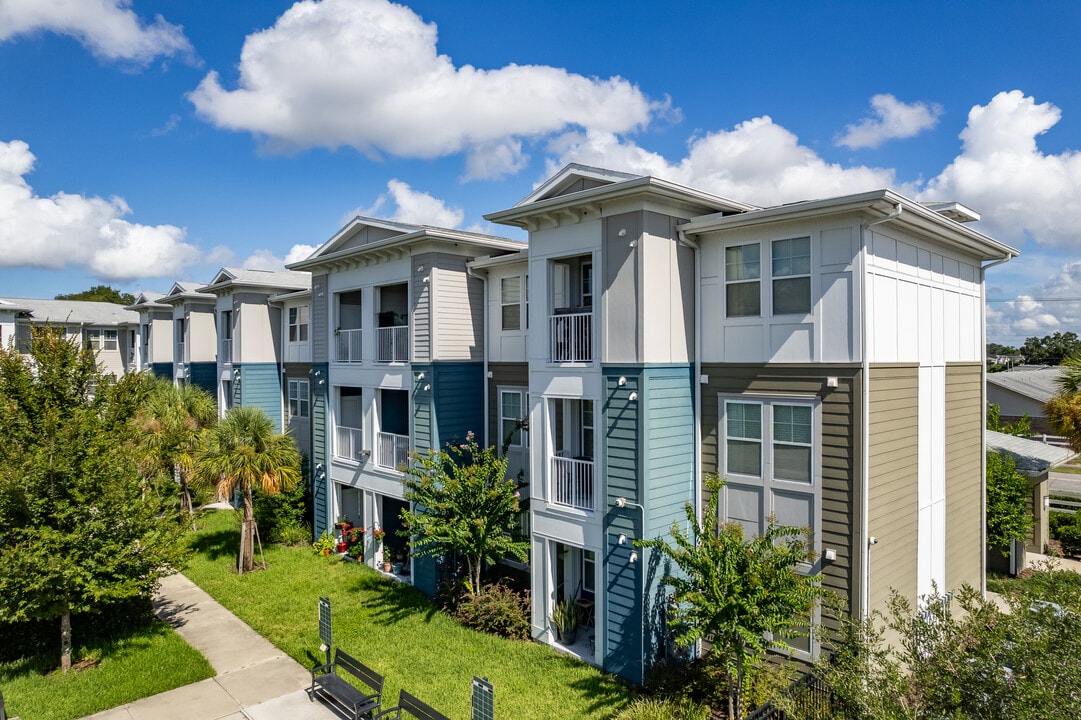 Valencia Grove II in Eustis, FL - Building Photo