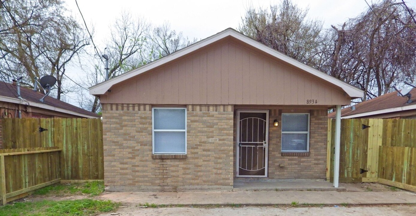 8934 Duane St in Houston, TX - Building Photo