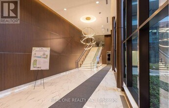 95-2795 McMahon Dr in Toronto, ON - Building Photo - Building Photo