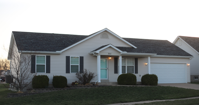 301 Double Creek Dr in Wentzville, MO - Building Photo - Building Photo