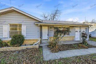 208 Westfork Dr in Fort Worth, TX - Building Photo