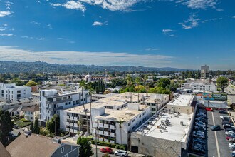 Toluca Court in North Hollywood, CA - Building Photo - Building Photo