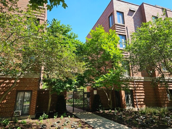 property at 1220 W Chase Ave