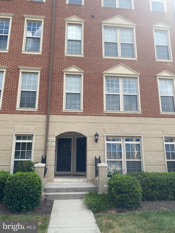 8049 Crescent Park Dr in Gainesville, VA - Building Photo - Building Photo