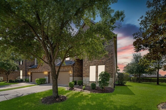 property at 17805 Arapaho Hill Ln