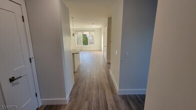 228 Park Ave-Unit -305 in East Rutherford, NJ - Building Photo - Building Photo