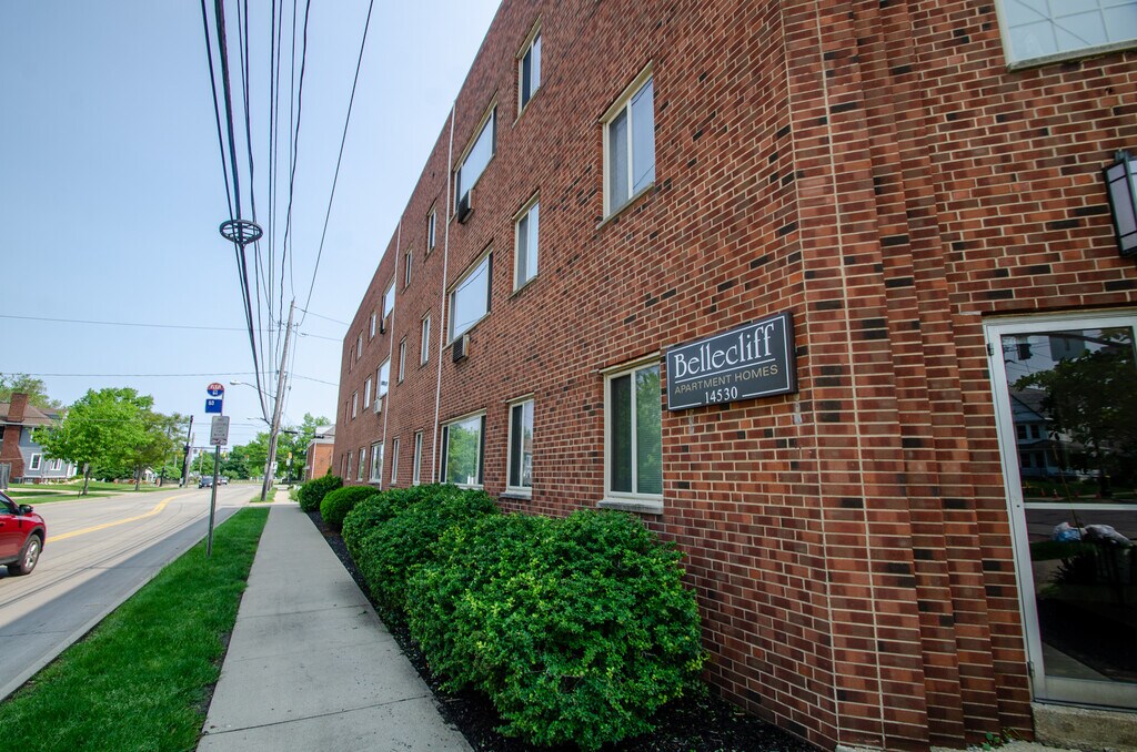 Bellecliff & Lakewood Area Lakewood, OH Apartments