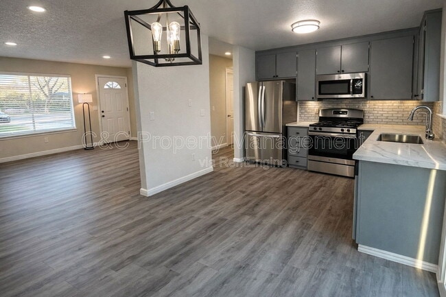 600 Lorelei Ln in Patterson, CA - Building Photo - Building Photo