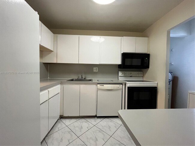 property at 8051 S Colony Cir