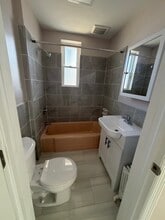 242 Glenhill Ave, Unit 3rd Floor in Yonkers, NY - Building Photo - Building Photo