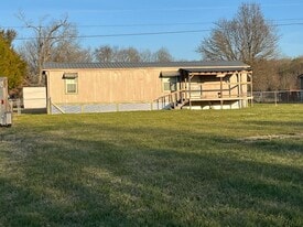 1151 Oakwood Rd in Midway, TN - Building Photo