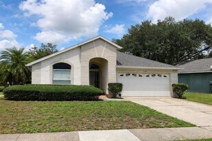 3702 Pickwick Dr in Orlando, FL - Building Photo