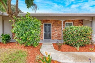3006 McIntosh Rd in Sarasota, FL - Foto de edificio - Building Photo