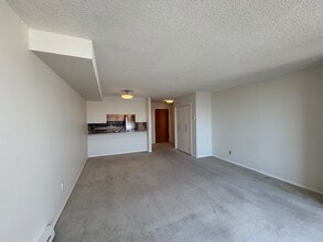 1065 Quayside Dr in New Westminster, BC - Building Photo - Building Photo