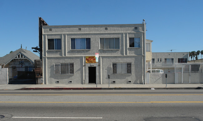 5866 Broadway in Los Angeles, CA - Building Photo - Building Photo