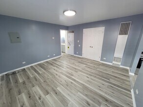 6222 W Addison St in Chicago, IL - Building Photo - Building Photo