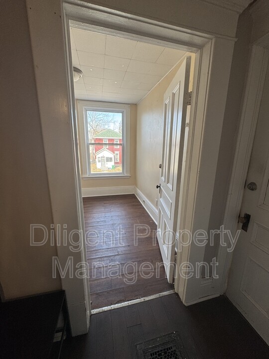 265 Sherbrooke St in Peterborough, ON - Building Photo