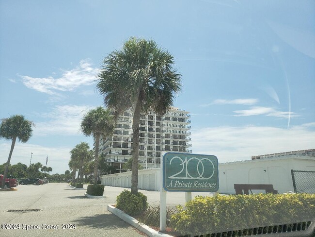 2100 N Atlantic Ave in Cocoa Beach, FL - Building Photo - Building Photo