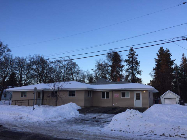 519 B St-Unit -Room 1 in Cheney, WA - Building Photo - Building Photo