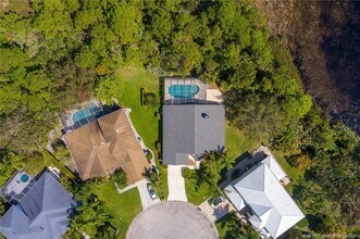 376 NW Canna Way in Jensen Beach, FL - Building Photo - Building Photo