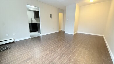 23 McClary Ave in London, ON - Building Photo - Building Photo