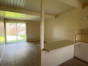 3110 Sunset Ave in Bakersfield, CA - Building Photo - Building Photo