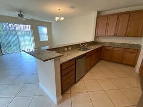 8446 Kelsall Dr in Orlando, FL - Building Photo - Building Photo