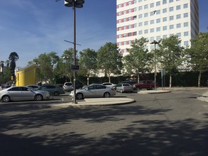 MacArthur Park Metro Apartments in Los Angeles, CA - Foto de edificio - Building Photo